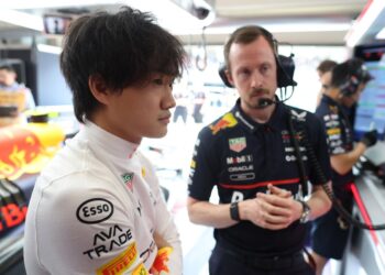 Tsunoda zorgt voor opschudding tijdens GP Oostenrijk