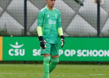 Ajax bannelingen kunnen hun lachen niet inhouden om ‘amateurisme’