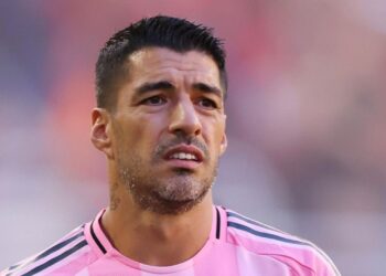 Luis Suárez krijgt zware schorsing na spuugincident