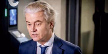 Ophef in Duitsland Bayern fans pakken Wilders keihard aan