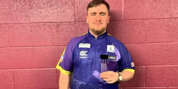 Dit is het bizarre bedrag dat Luke Littler al bij elkaar heeft gegooid met darten