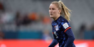 Keiharde uithaal: Wieke Kaptein maakt Jonker met de grond gelijk