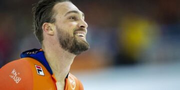 Woedend en gefrustreerd: Kjeld Nuis kan het bijna niet geloven na diskwalificatie