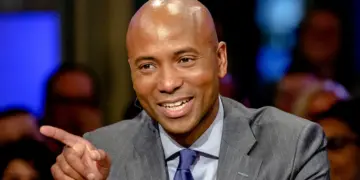 Keiharde ruzie tussen Humberto Tan en Johan Derksen barst los op tv