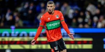 Bryan Linssen maakt ESPN-verslaggever Fresia Cousiño Arias belachelijk vlak voor de wedstrijd