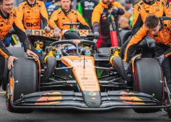 Spanningen lopen hoog op: McLaren-monteurs weigeren verder te werken