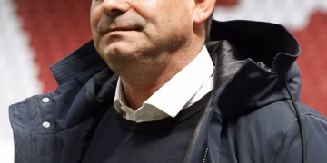 Gerucht over comeback van Overmars bij Ajax slaat in als een bom!